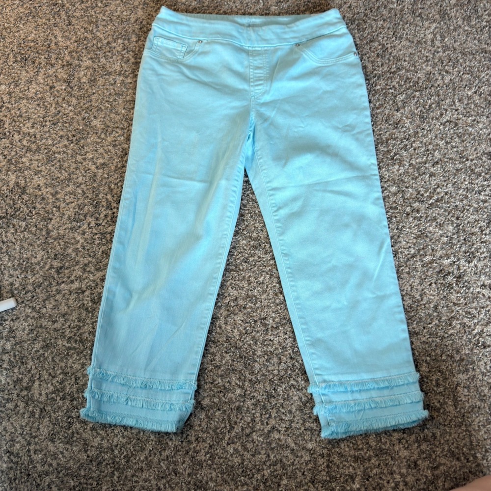 Chicos So Slimming Capri Pants Aqua Blue Fringe Hem Pull On Jeans Size 0.5 US 6